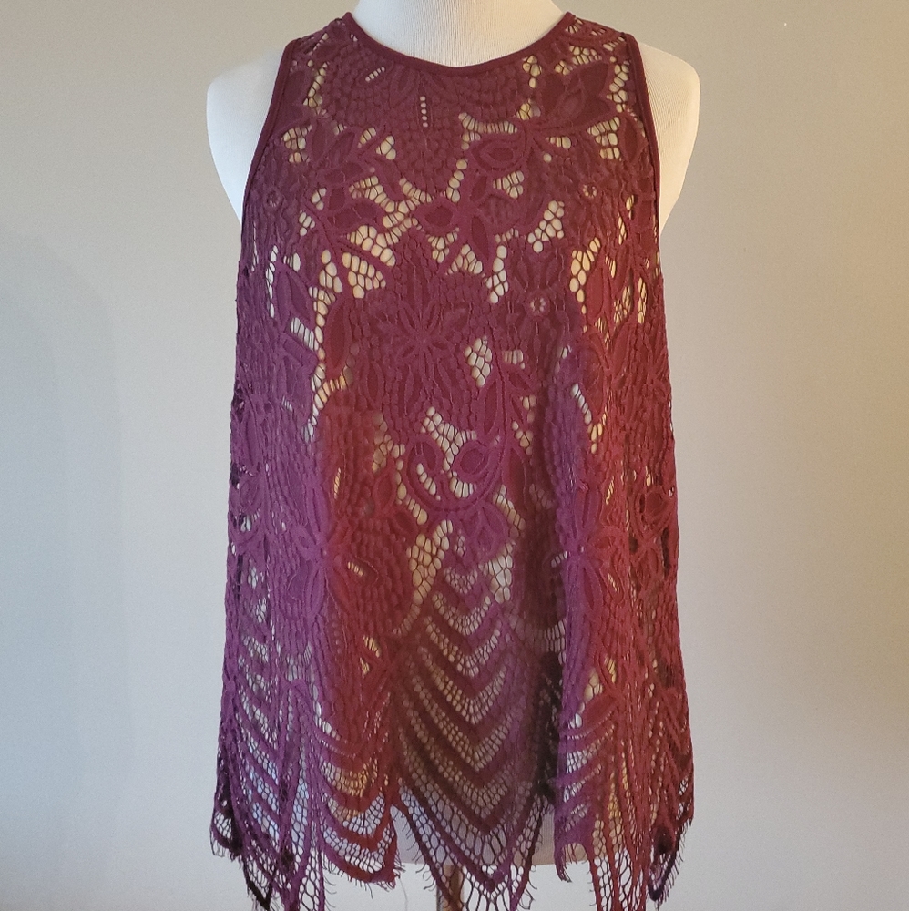 Almost Famous berry sleeveless top